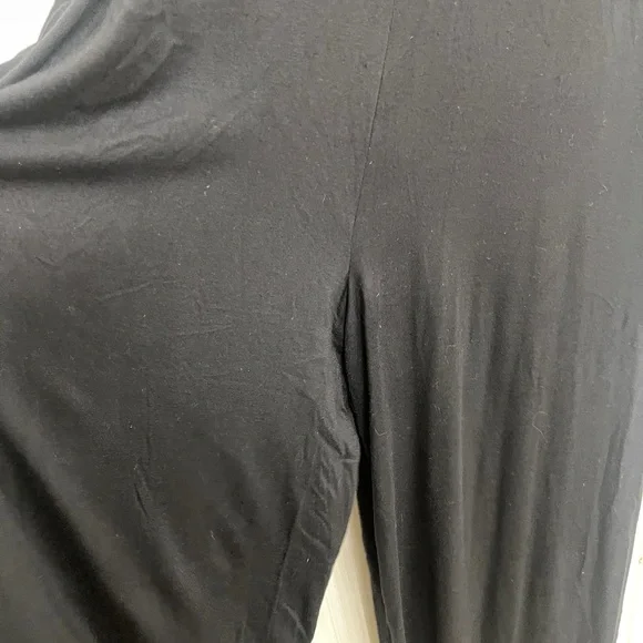 Bluivy Black Strappy Jumpsuit Romper Size Small NWT - Picture 4 of 7